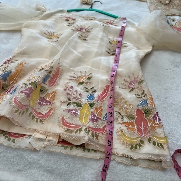 VINTAGE Handmade Floral Embroidered Blouse Skirt with Scarf - Picture 6 of 14
